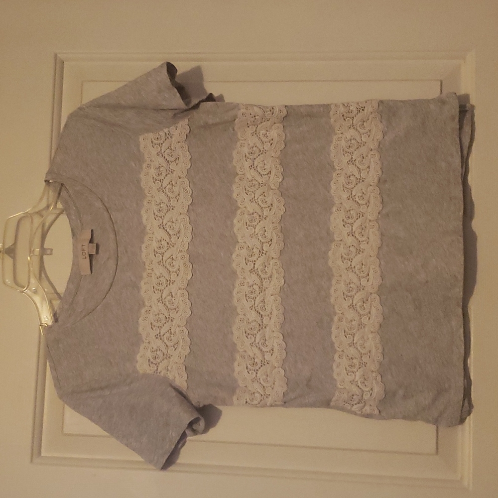 Loft gray t-shirt with crochet detail